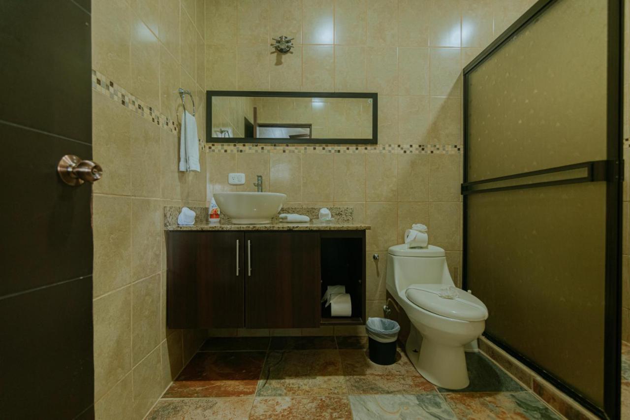 Oasis Diverse Adult Retreat 奎波斯城 外观 照片