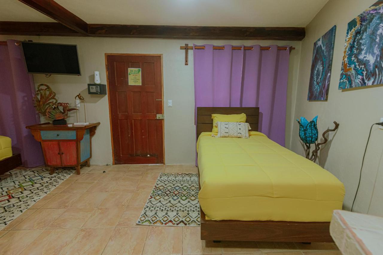 Oasis Diverse Adult Retreat 奎波斯城 外观 照片